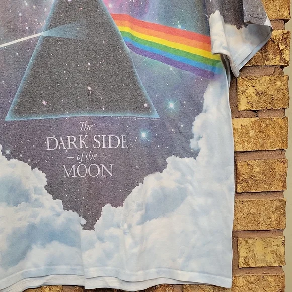 Pink Floyd Dark Side of the Moon Prism Graphic Tee Galaxy All Over Print Size L - Picture 7 of 10
